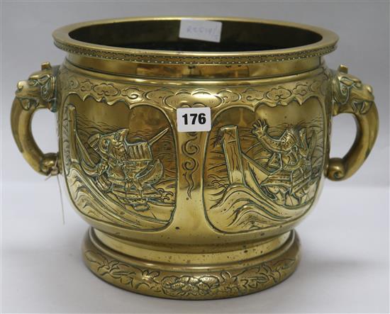 A Japanese bronze jardiniere